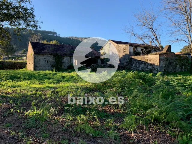 FINCA EDIFICABLE CON CASA PARA RESTAURAR