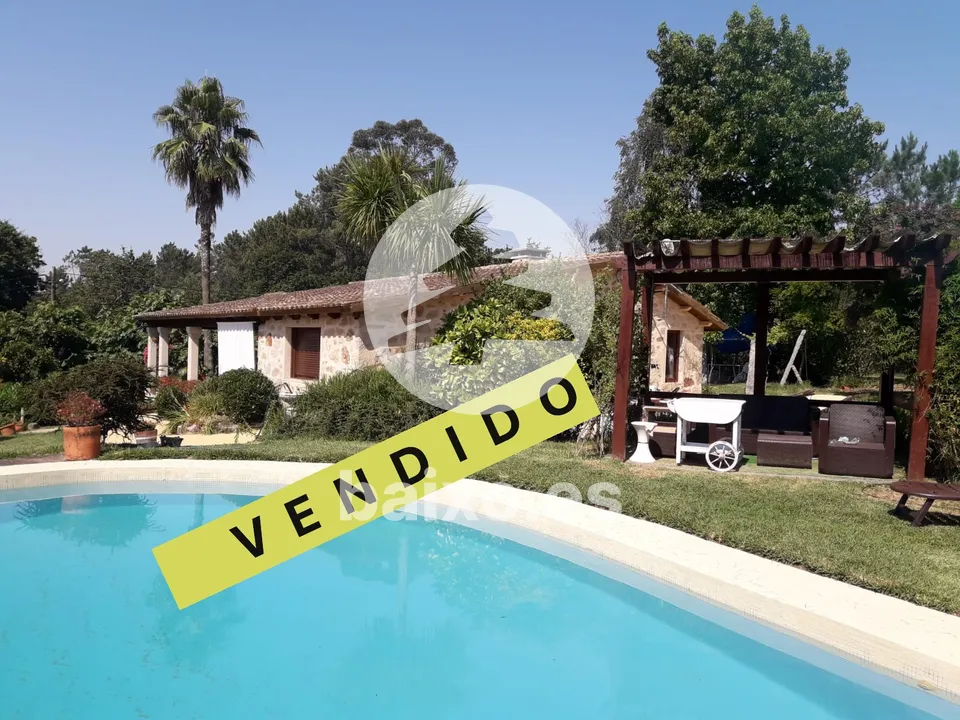 CHALET TOMIÑO CENTRO - VENDIDO