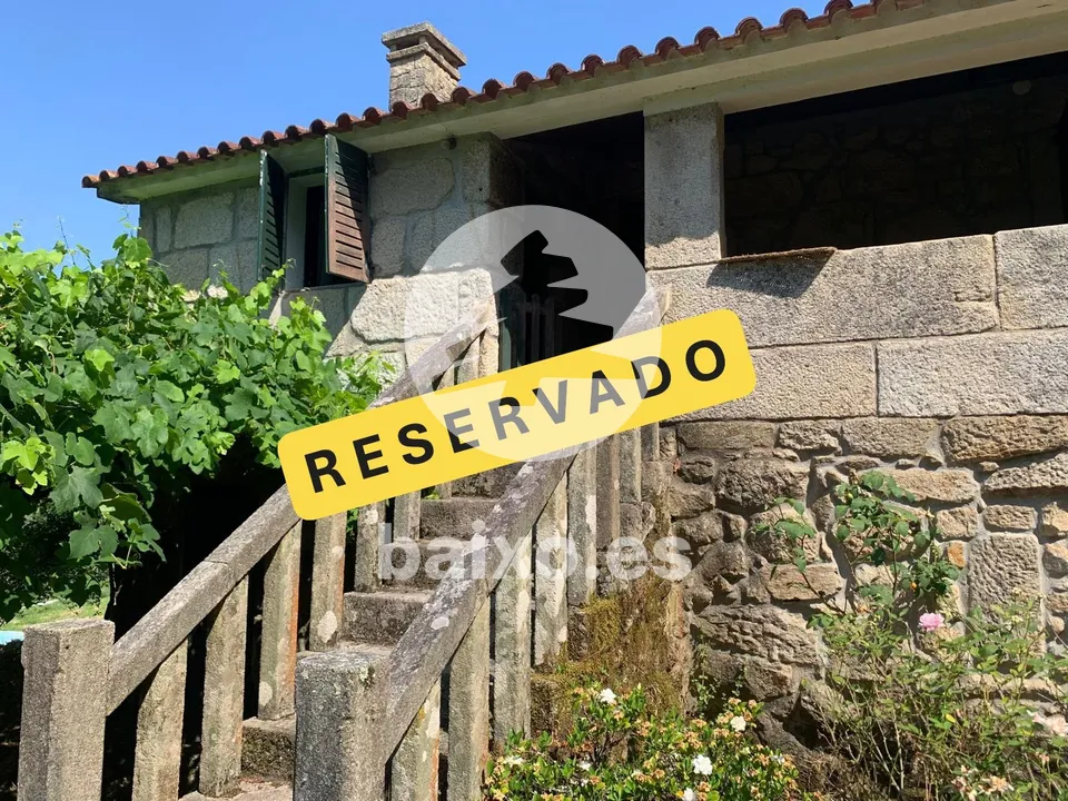 CASA CON FINCA Y PISCINA